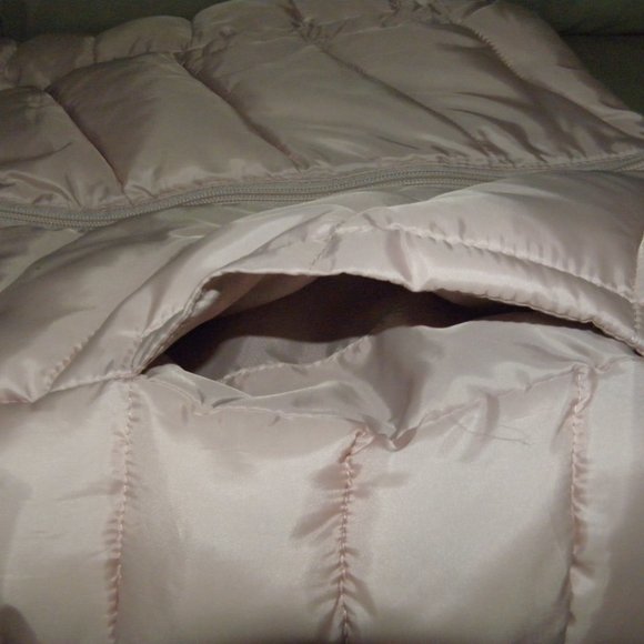 NWOT Authentic American Heritage SO puffer vest size S - Picture 11 of 12